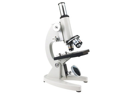 Agujeros del compuesto tres de Biological Microscope Monocular del estudiante 50X-640X