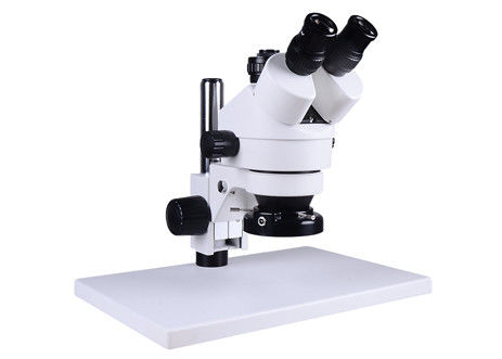 Microscopio estéreo 270X 4.5X del enfoque de la electrónica que suelda el ocular inclinado de 45 grados