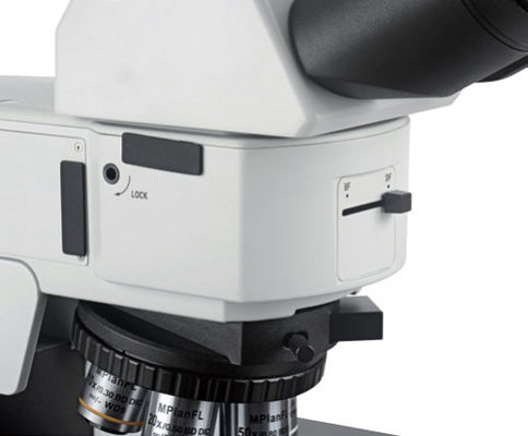 Cámara óptica 50X DIC objetivo del microscopio del campo oscuro de Trinocular metalúrgico